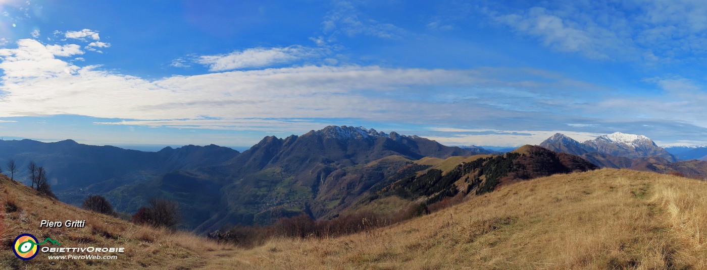 37 Bella vista panoramica dal Resegone alle Grigne.jpg